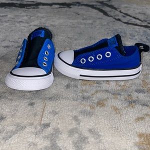 Little kid Converse size 5